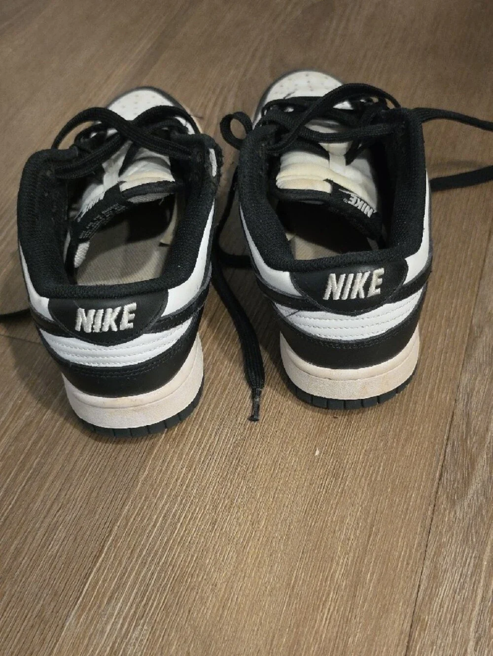 Nike Black and White Men's Low-Top Sneakers